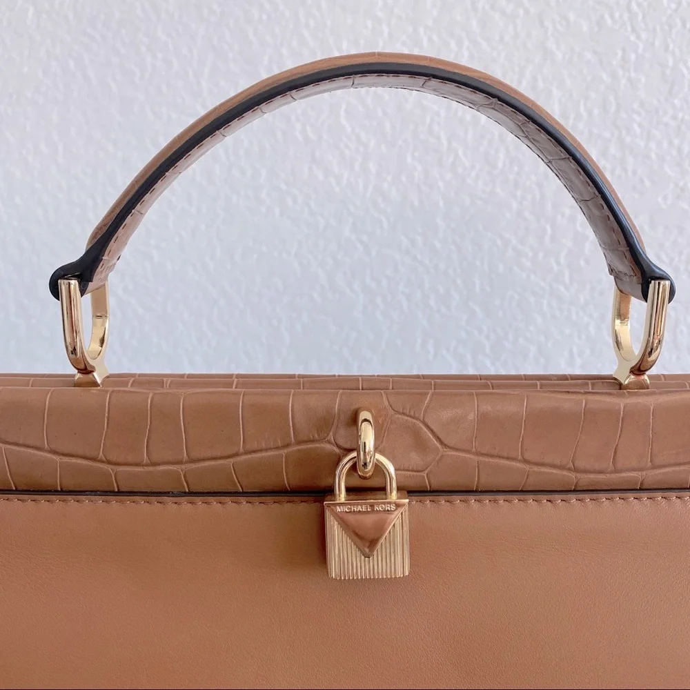 Michael Kors Gramercy Leather Frame 2 way bag